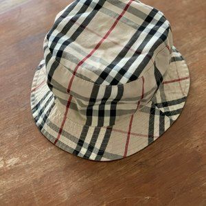 Iconic Burberry Vintage Check Bucket Hat